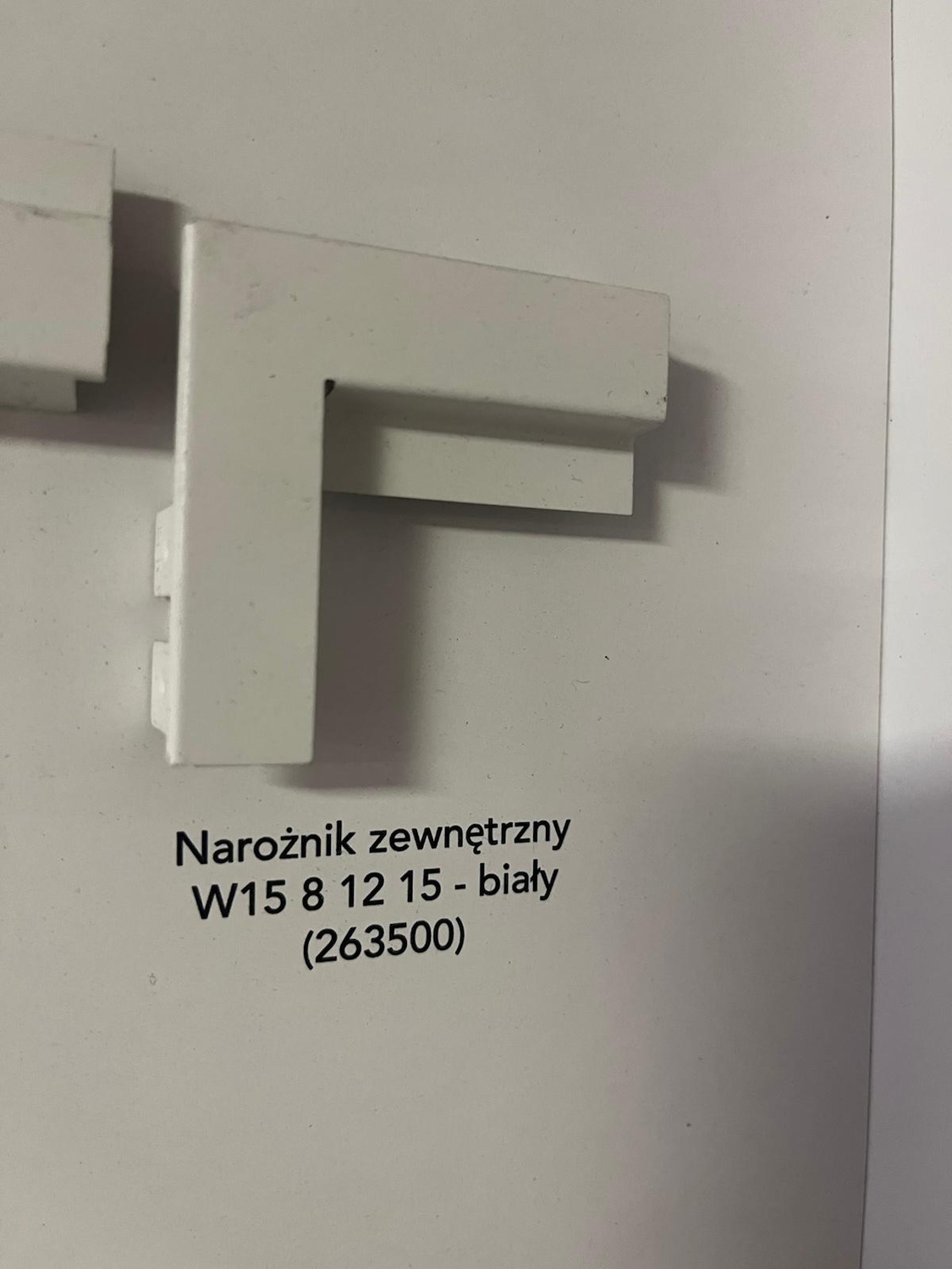 ROCKFON Narożnik zewnętrzny W15 8 12 15 001 50/C - biały nr 263500
