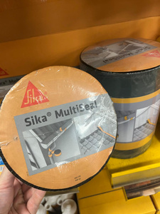 Sika MultiSeal – Samoprzylepna bitumiczna taśma dekarska do napraw rynien i kominów, Szara 10cm x 10m