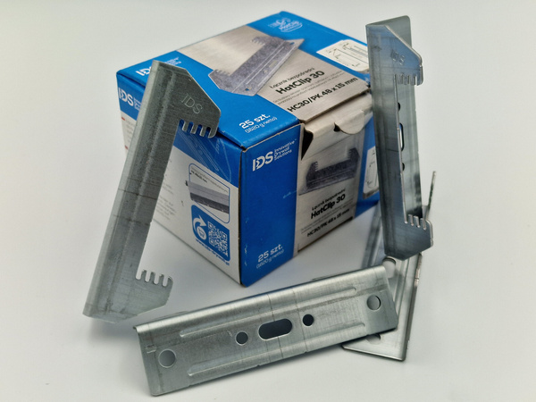 Łącznik HatClip 30 (5906506982107). Wydajność: ~3,5szt/m2. Dystans od 15mm. Do profili kapeluszowych 48x15. Opakowanie 25szt